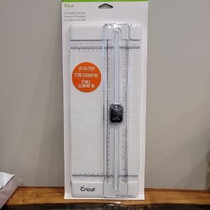 Cricut Portable Trimmer NWT